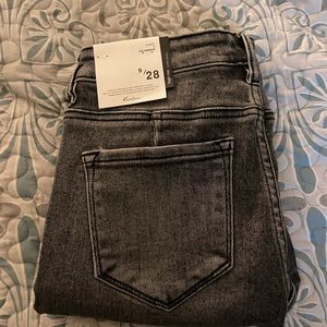 Skinny Gray Denim KanCan Size 9/28